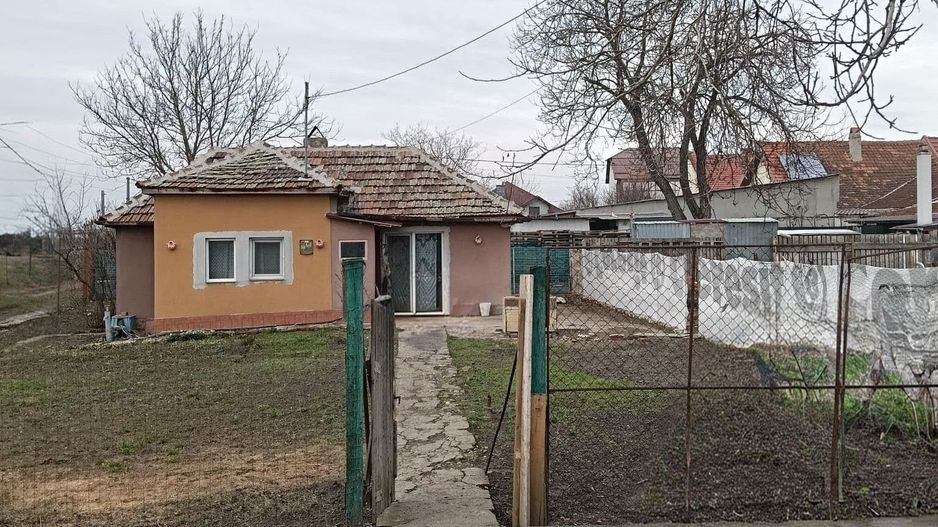 Casa cu teren 403 mp RONAT - Poză 1