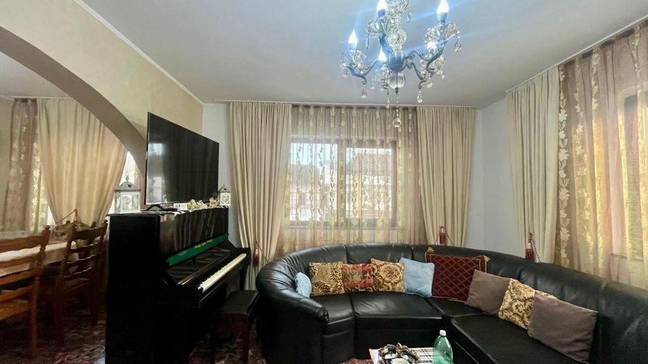 Casă spațioasă P+E+M | 43 ari teren | Mobilată & utilată | Iaslovăț - Poză 3