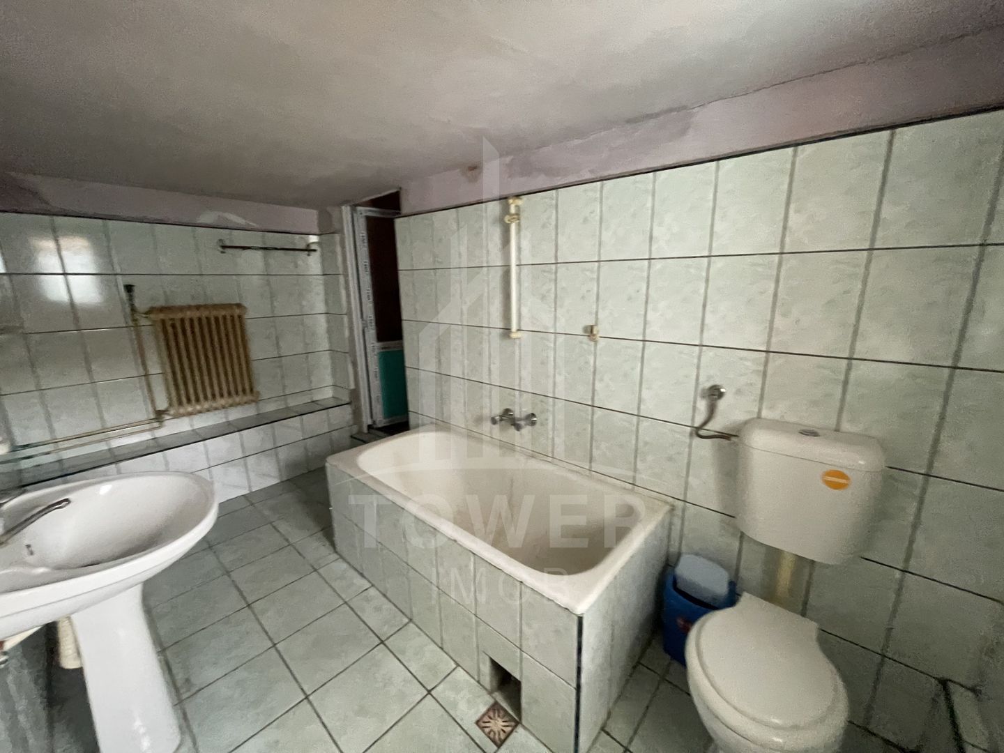 Casă spațioasă si 1790mp teren de vanzare in Hașag, la doar 30 km de Sibiu - Poză 4