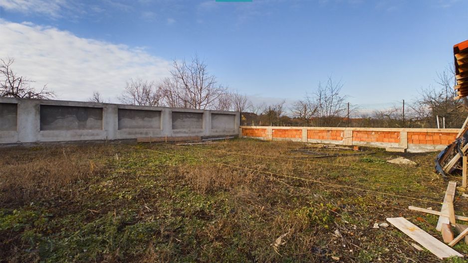 Casă cu 4 camere + anexe   în Șofronea - Poză 14