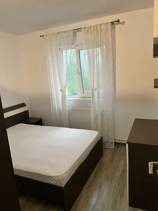 Aapratemt 3 camere si loc de paracare- et.3- 400euro-Mircea cel Batran - Poză 3