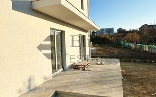 Casa pe deal de vanzare cu 5 camere - Poză 3