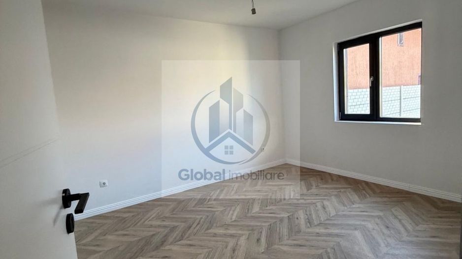 Casa de vânzare în Domnești, strada Ciutaci 5 camere - Poză 17