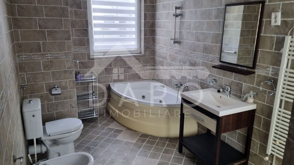 De închiriat apartament deosebit ultracentral, 3 camere, 2 băi, utilat - Poză 7