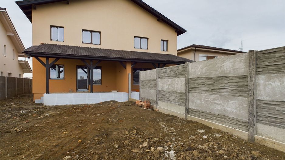 Duplex în Moșnița Nouă, în spate la Castel - Poză 2