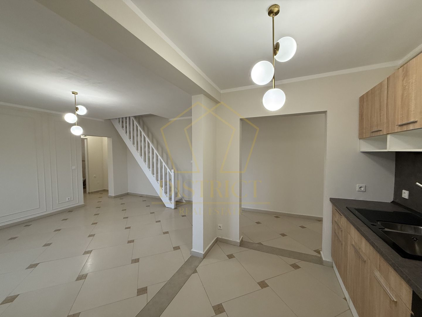 Apartament cu 3 camere | Zona Dambovita - Poză 4