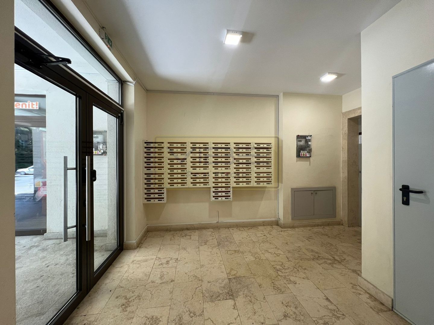 Apartament 1 camera decomandat Newton Nicolina - Poză 20