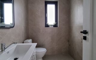 Reședință Modernă cu Finisaje Distinse - Poză 27