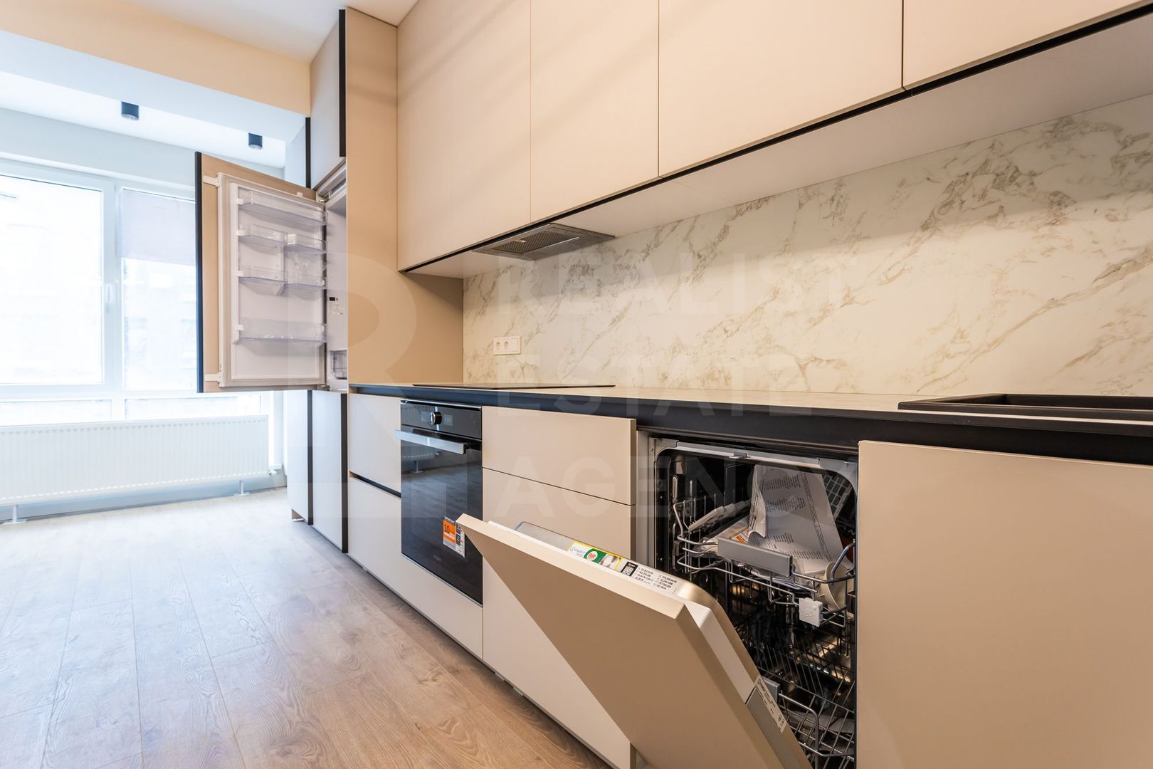 Vânzare, apartament, 2 camere, strada Calea Ieşilor, Sculeni - Poză 4