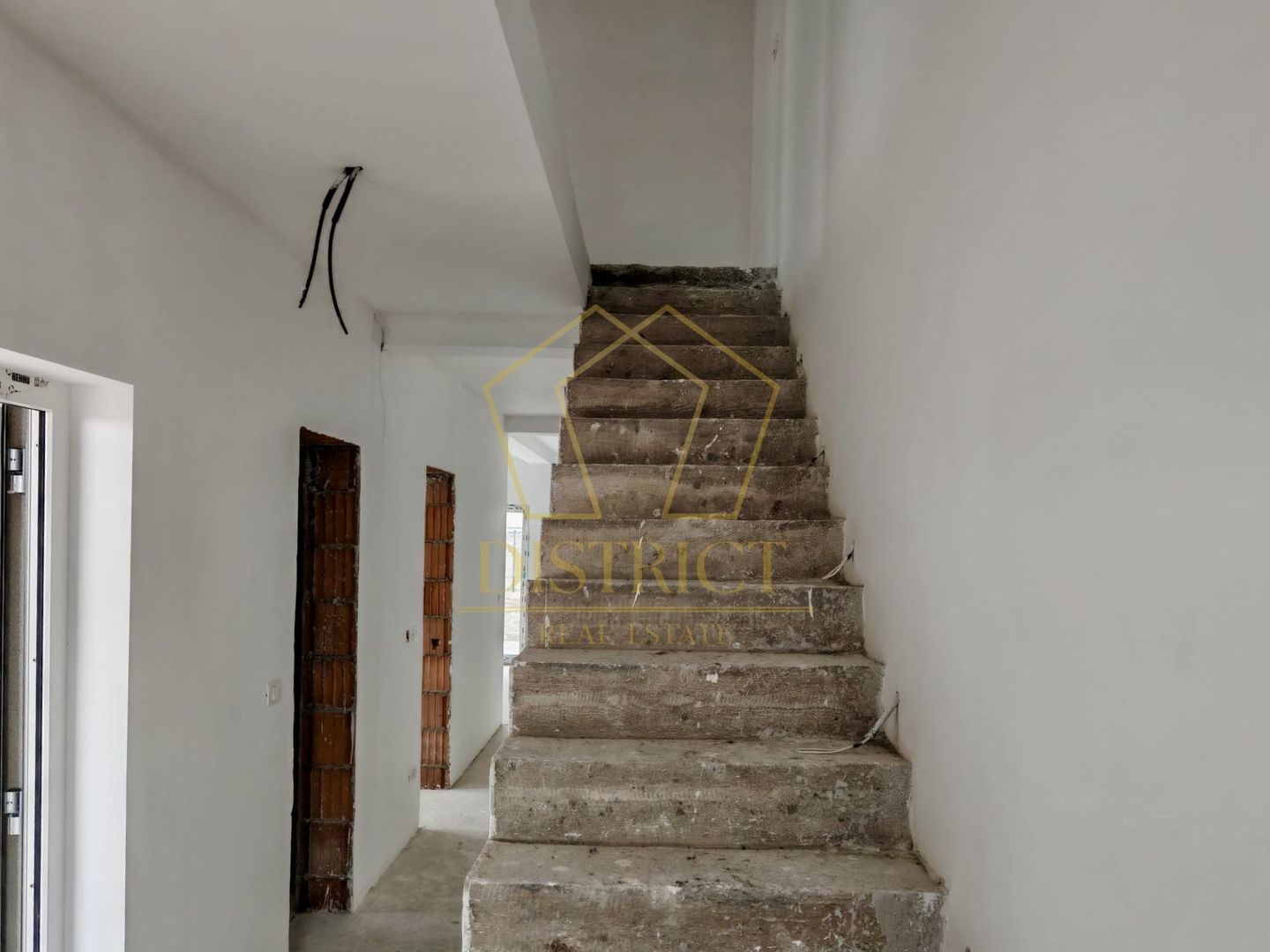 Duplex cu 4 camere despartit prin camera tehnica I Comision 0% I Giarmata Mare - Poză 9