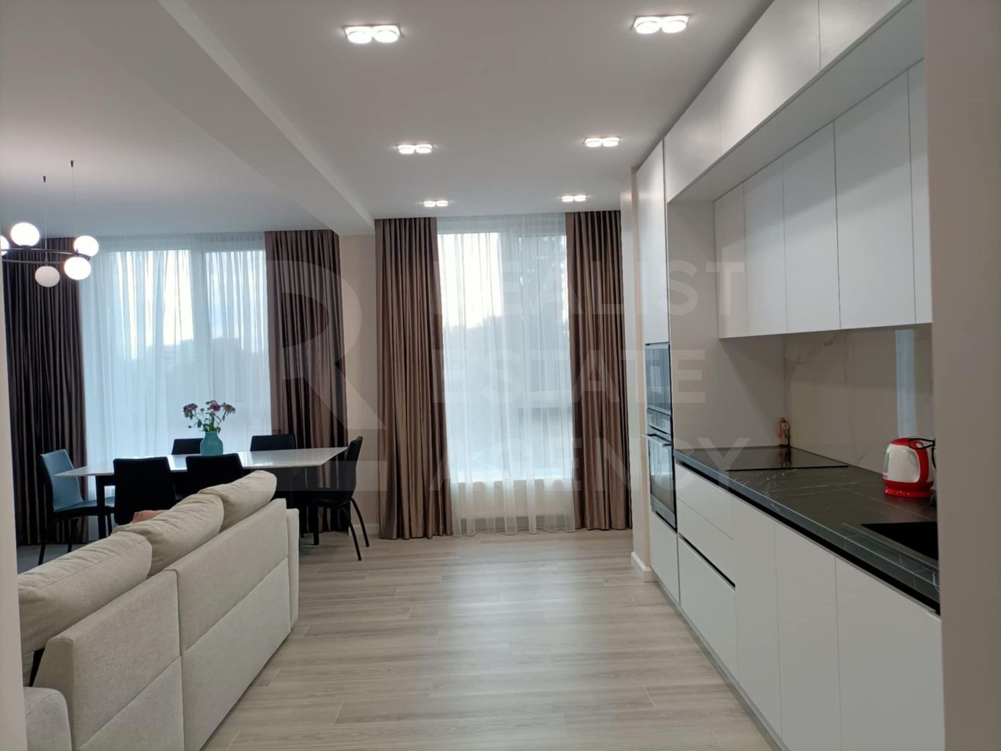 Chirie, apartament, 2 camere, str. Bălţi, Centru - Poză 3