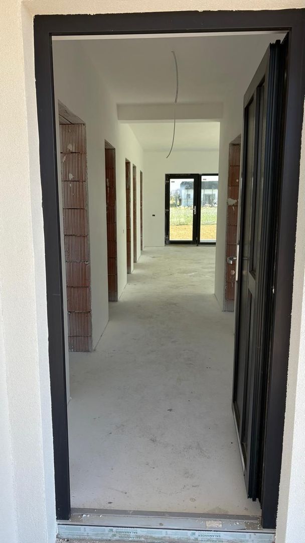 Casa Santandrei, 167 000 E (neg). Comision 0. - Poză 16