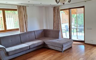 Casa deosebită în Europa – stil clasic, terase și grădină amenajata - Poză 4