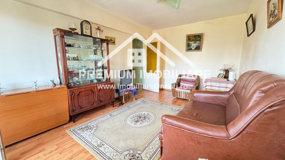 Apartament 3 camere etaj 2 de vanzare - Poză 1