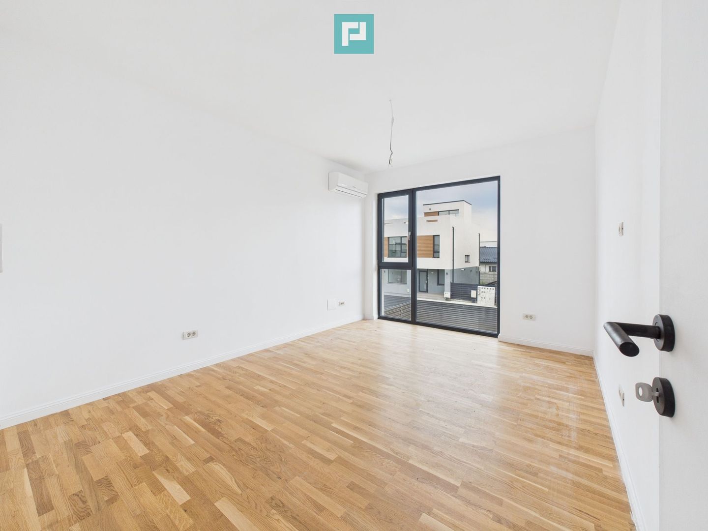 Casă în ansamblu rezidențial cu 5 camere, Tunari, aproape de oraș - Poză 7