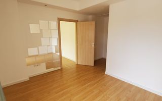 3 CAMERE IN COSMOPOLIS - Poză 8
