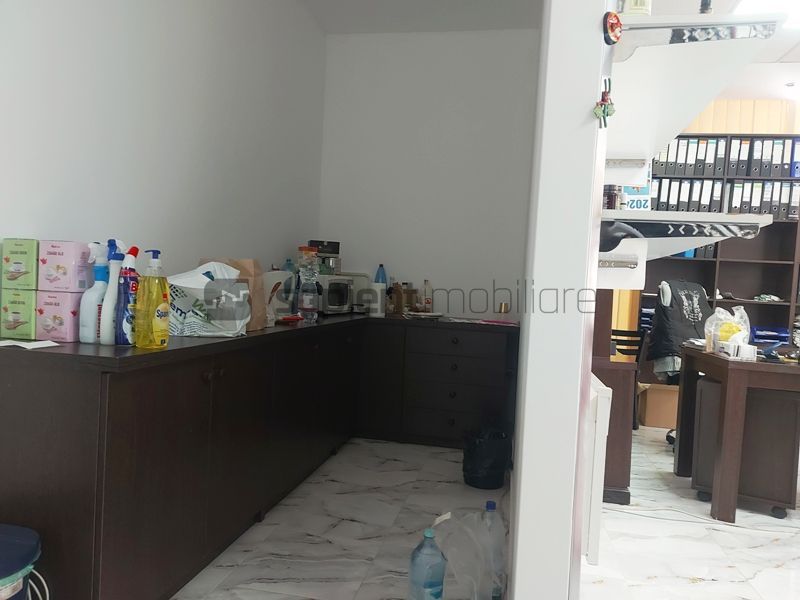 Spatiu comercial ultracentral ideal pentru birouri - Poză 18