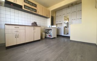 Camere spatioase!Vanzare apartament cu 2 camere, Targoviste - Micro 11 - Poză 8