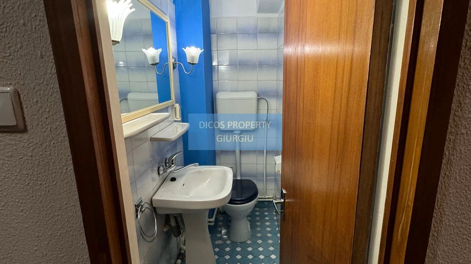 De vanzare apartament 3 camere - Poză 12