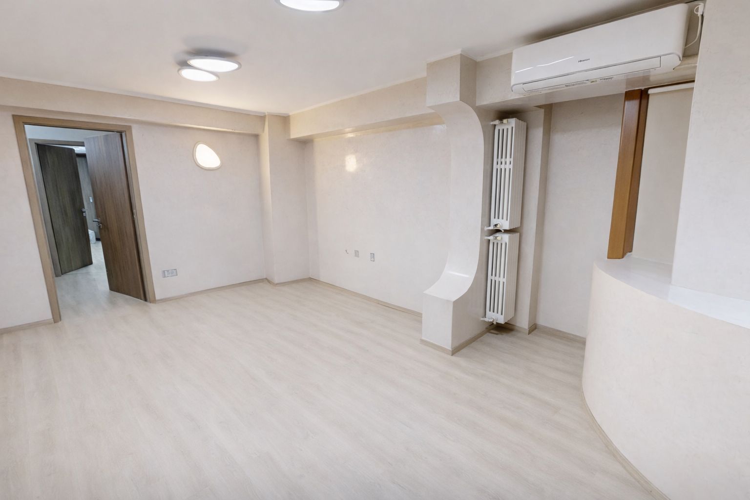 CAPITOL - B-dul. Mamaia - Apartament cu 4 camere si terasa de 80 mp. - Poză 7