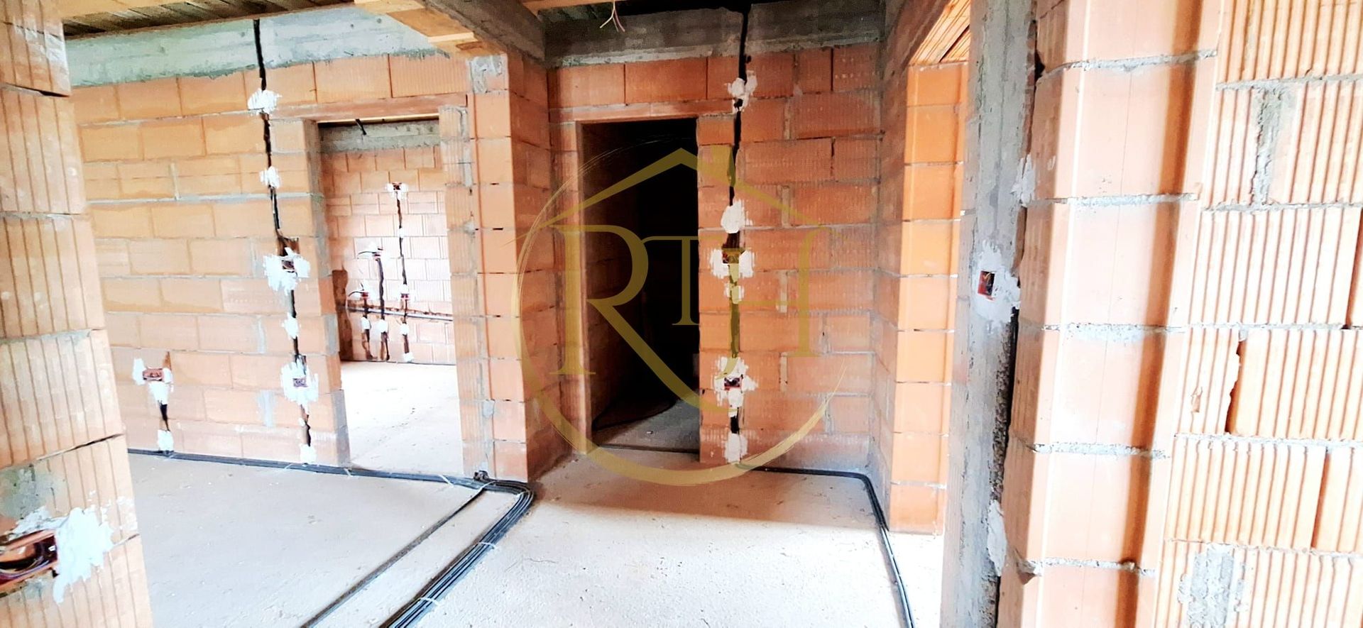 Se vinde duplex modern cu 3 camere  plus teren in Giroc ,zona linistita. - Poză 15