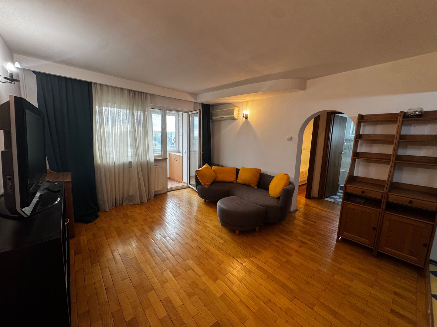 Apartament parcul Tineretului - Poză 1