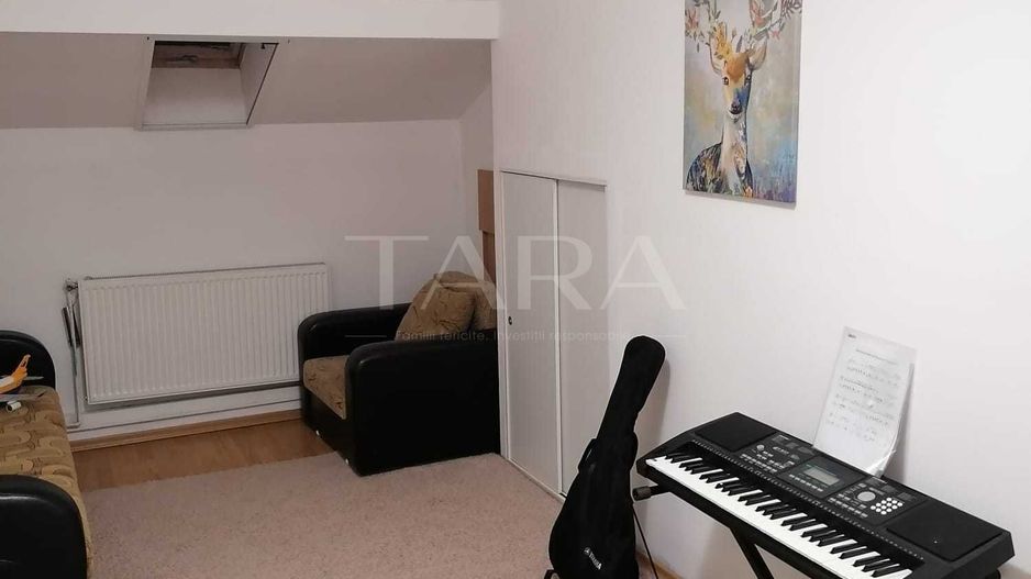 Apartament 70 mp, scara interioară, curte, parcare și boxă, mobilat. - Poză 6