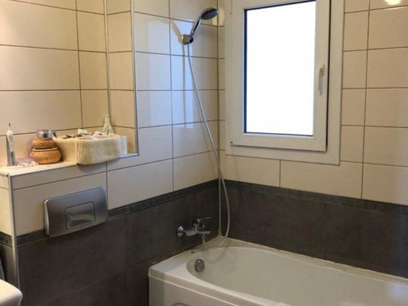 Vila mobilata si utilata, curte, terasa inchisa, parcare - Poză 10