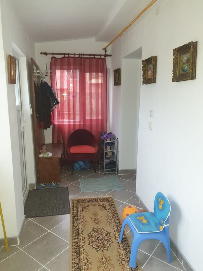 Casa individuala cu 3 camere si 1200 mp teren - zona Mehala - Poză 3