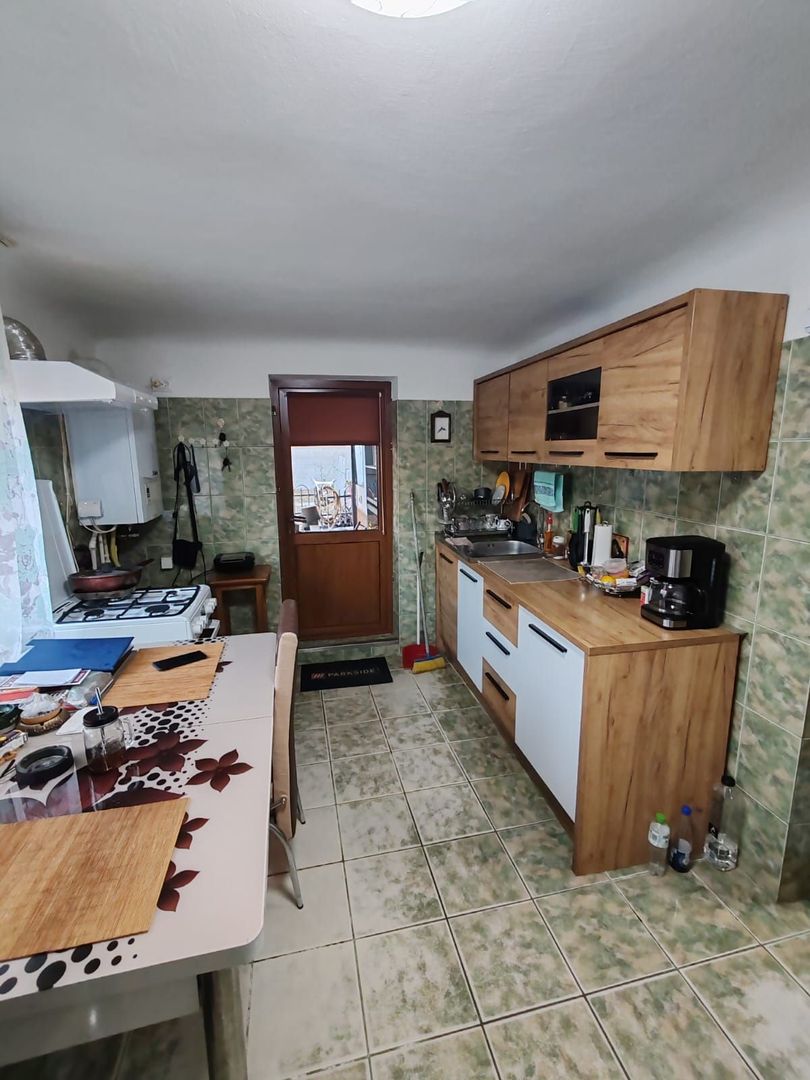 CASA IN POPESTI LEORDENI, RENOVATA, CURTE, MOBILAT-UTILATA - Poză 4