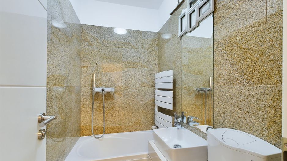 Vilă de lux cu două locuințe, în Dumbrăvița – Locație Excelentă! - Poză 35