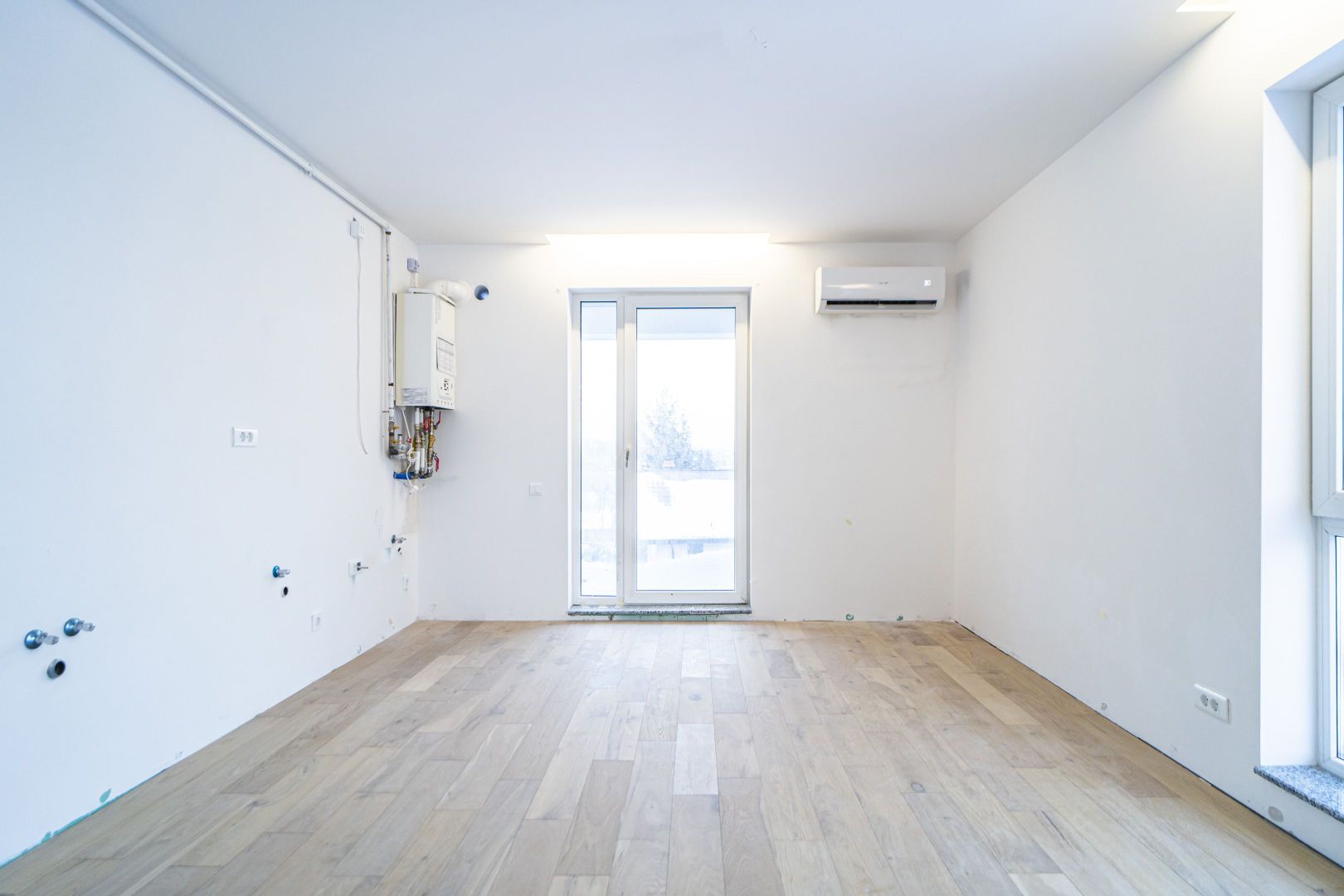 Strada Ghidigeni, zona Raul Doamnei, 3 camere, bloc nou, 2 bai, DOAR PLATA CASH - Poză 3
