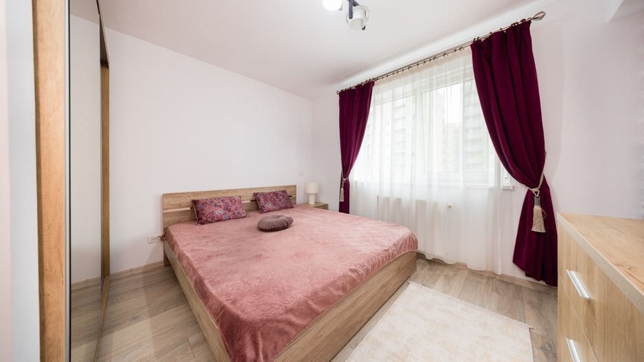 Apartament cu doua camere modern ,cu boxa in Top City - Poză 12
