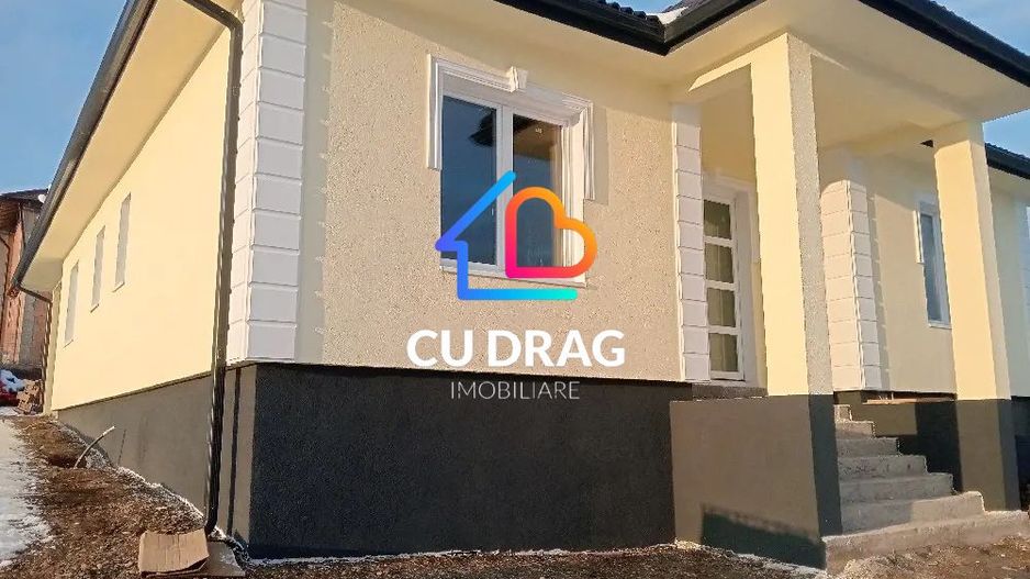 Casă pe un singur nivel, 3 dormitoare, living open-space, 2 băi, pod mansardabil și teren 500 mp – Cisnădie - Poză 1