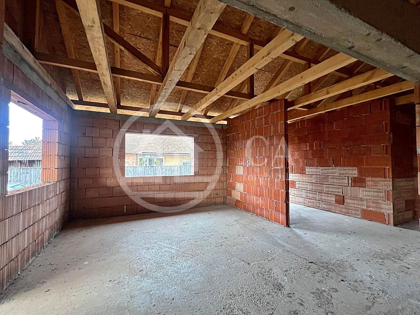 Teren si casa la rosu de vanzare in Biharia, Bihor - Poză 2