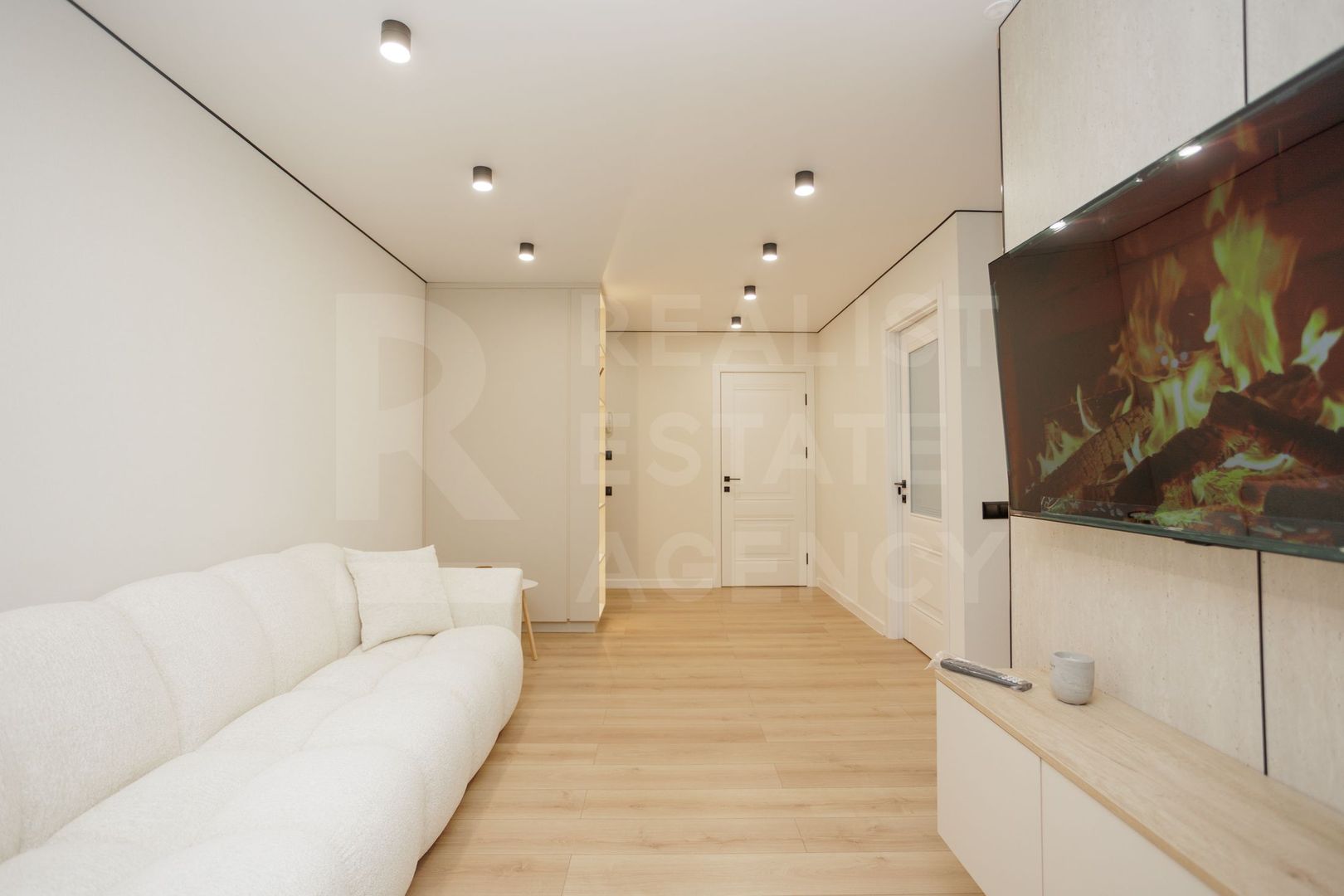 Vânzare, apartament 3 camere + living 71 mp, str. Cornului, Buiucani - Poză 5