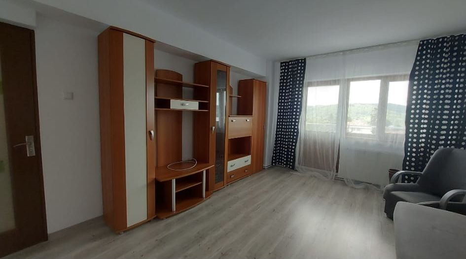 Garsonieră de închiriat parc milia Câmpina Ultracentral 42 mp - Poză 1