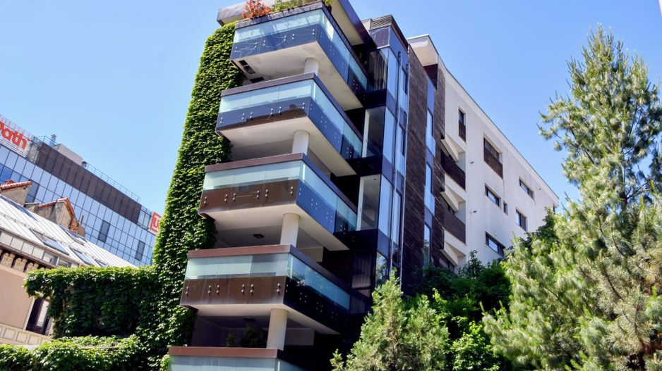 BRASADAS închiriază Ap 4 cam GARAJ Et 3,4/5 ROMANA. - Poză 1