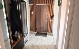 Apartament decomandat, renovat complet, mobilat, parcare inclusă. - Poză 4