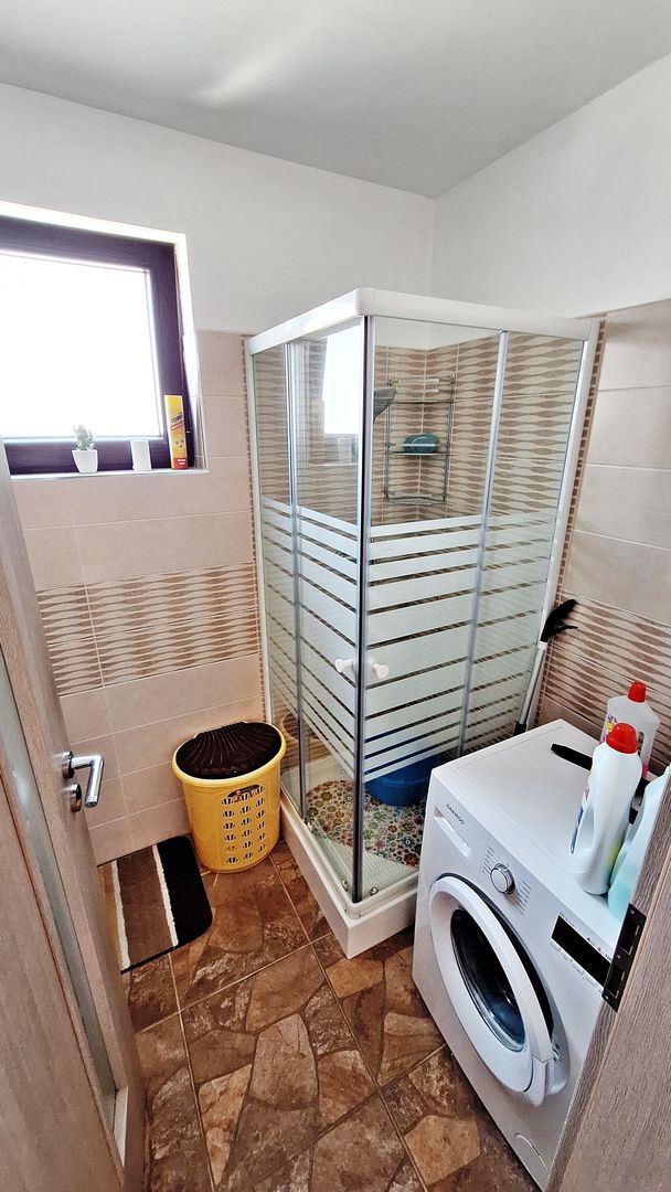 Ghimbav, intrare dinspre Brasov, apartament 3 camere mobilat, 125500 euro - Poză 15