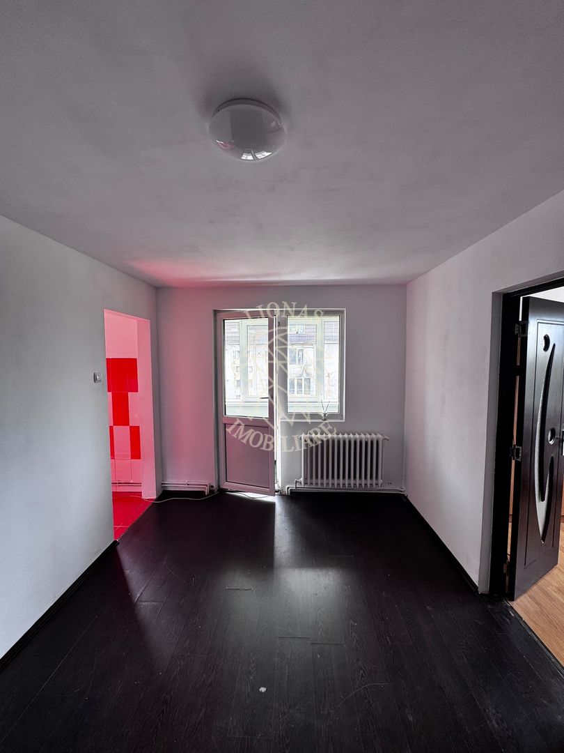 Apartament 2 camere - balcon - Zona Decebal - Poză 2