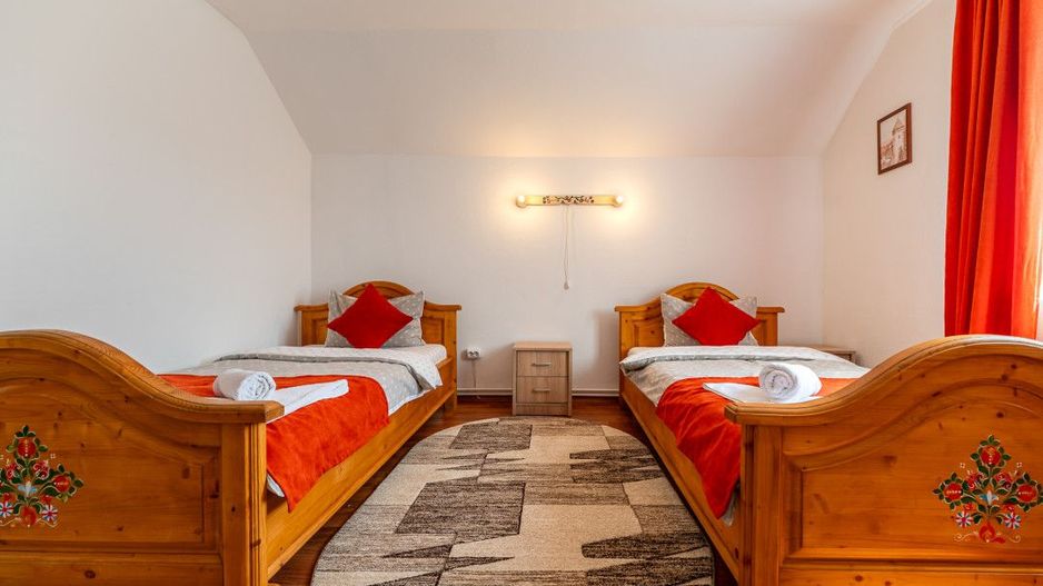 Casa + Pensiune deosebita - Orlat, Sibiu - Poză 25