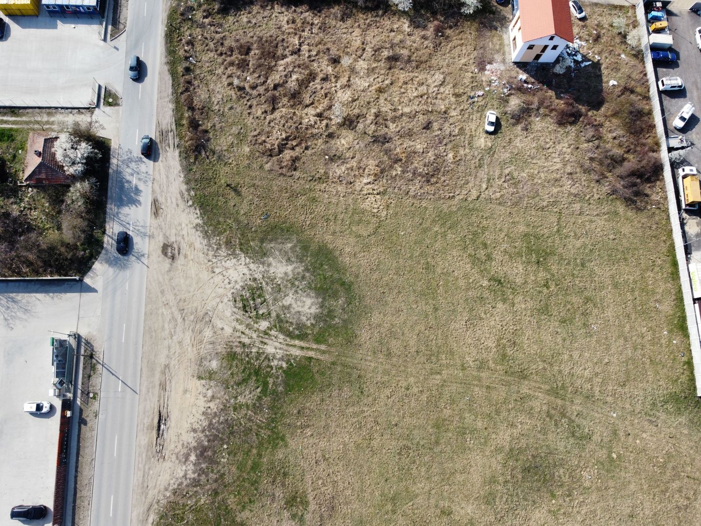 Teren intravilan 3.250 mp -zona Plopi - Poză 3