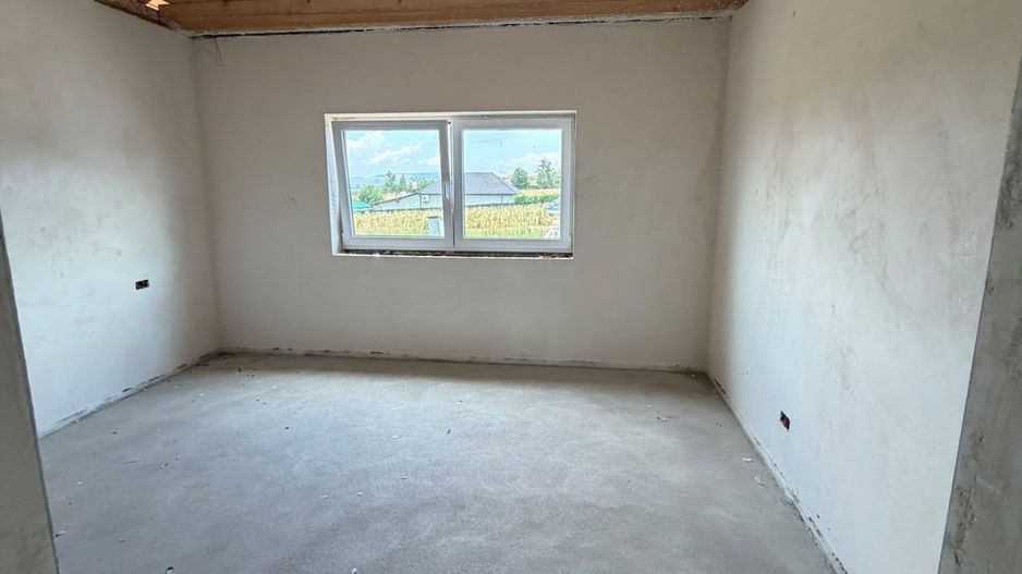 🏡 CASĂ DE VÂNZARE - Poză 10
