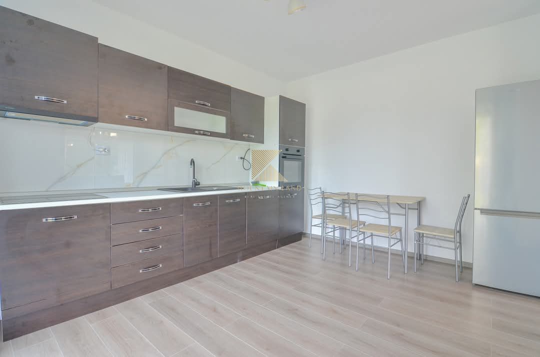 Casa noua tip duplex, 2 dormitoare cu 2 bai, curte, Sacele, PETFRIENDL - Poză 9
