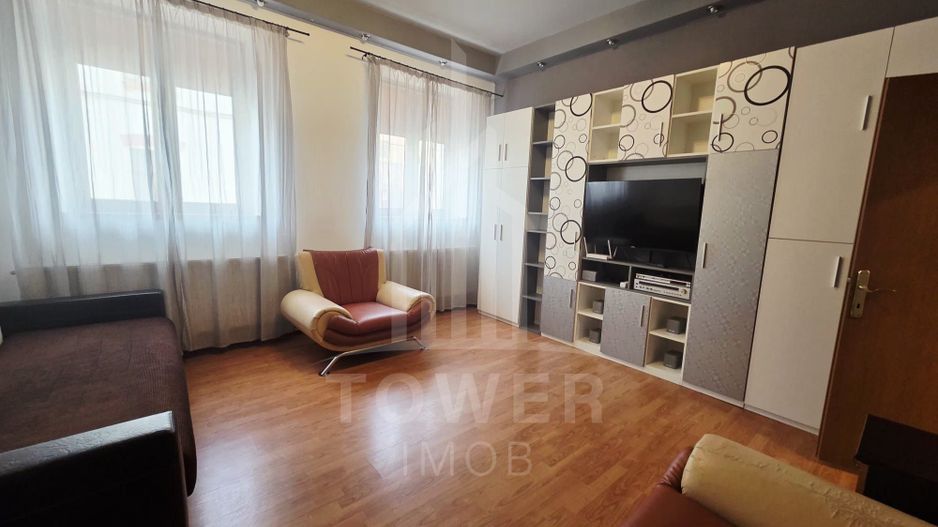 Garsonieră spațioasă de închiriat, ultracentral, la casă - Poză 3