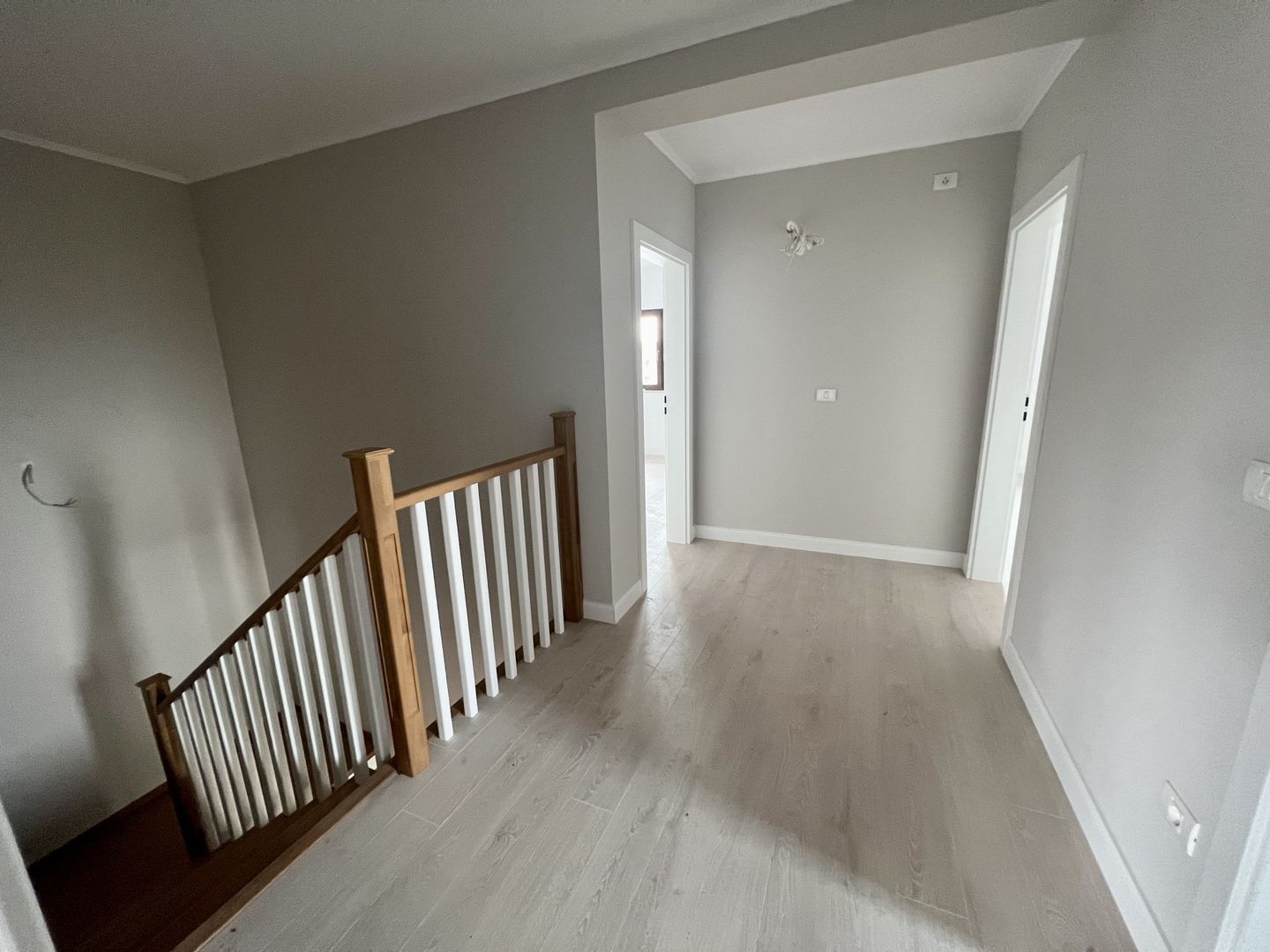 DUPLEX SPATIOS - Poză 8