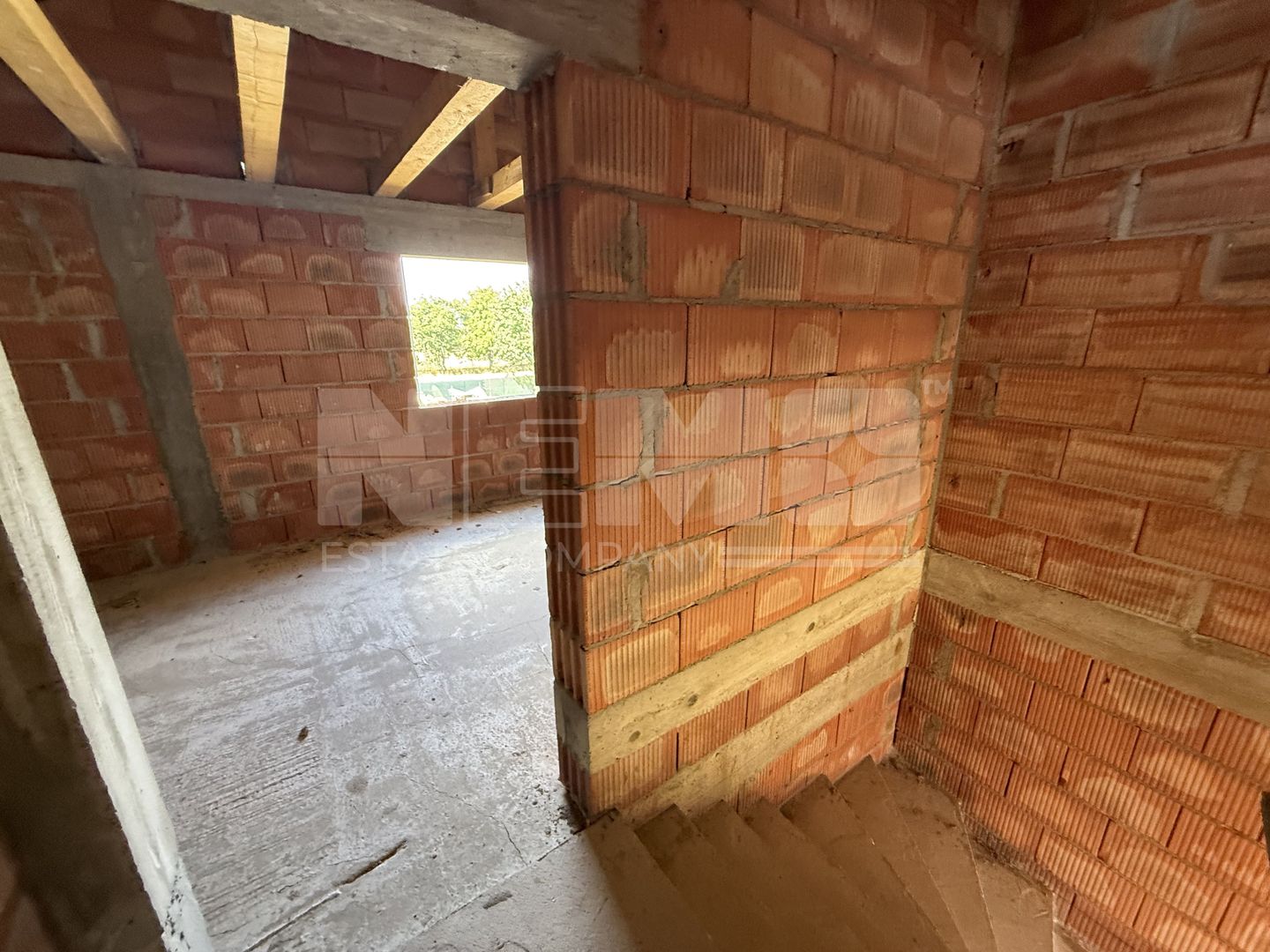 Casă de vânzare la roșu  | 220 mp | 1.200 mp teren - Poză 10
