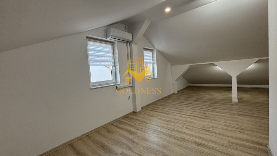 Duplex lux, de închiriat, 5 camere, parcare, curte, terasă,220mp teren - Poză 15