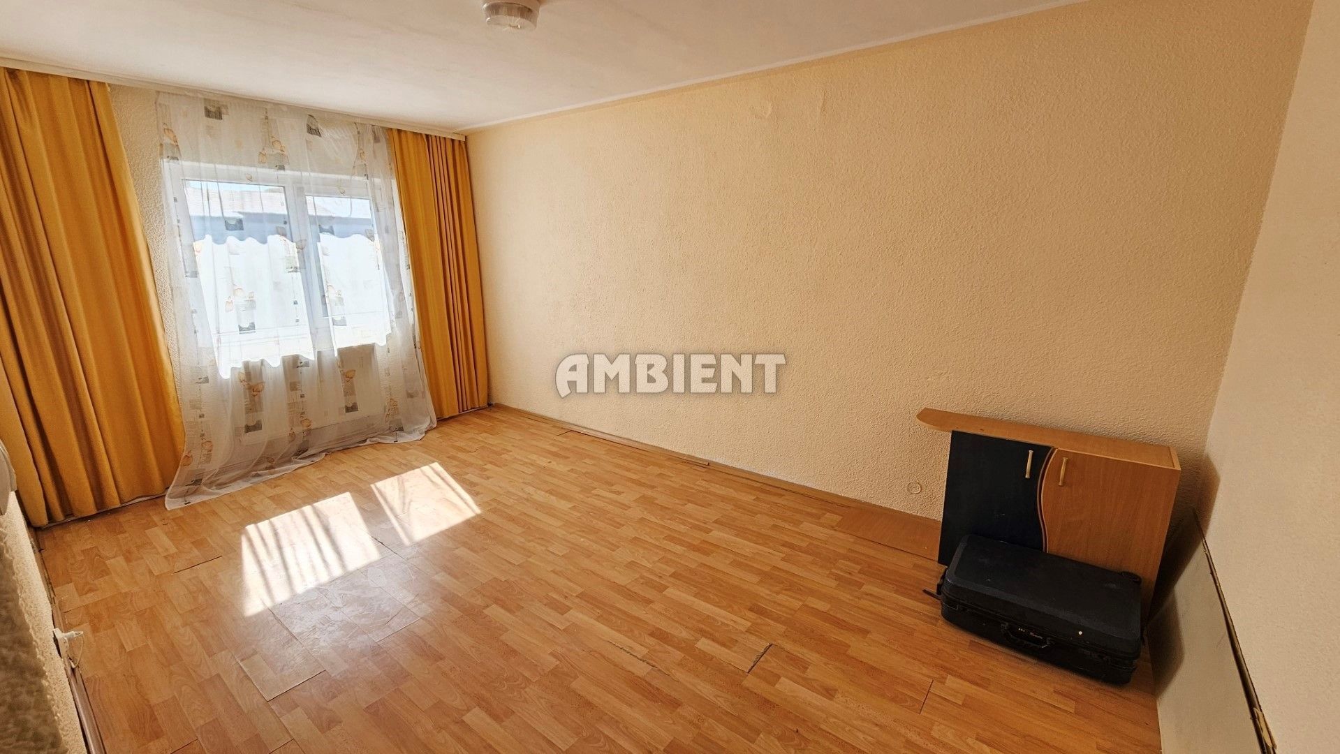 Apartament 3 camere, etaj 4, zona FEROVIARI; - Poză 1